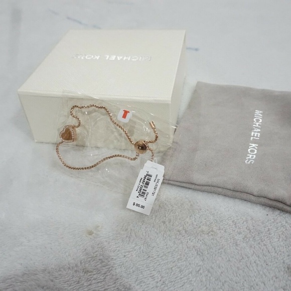 Michael Kors Heart Charm Rose Gold-Tone Bracelet M - Picture 2 of 3
